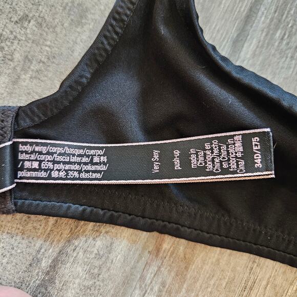 Victorias Secret Very Sexy Push Up Bra Women 34D Black Lace Underwire Date Night - Picture 9 of 10